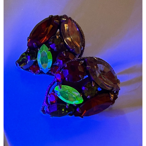 Vintage Fall Tones Rhinestone Clip Earrings UV Uranium Glow Green Orange Red - Picture 5 of 6